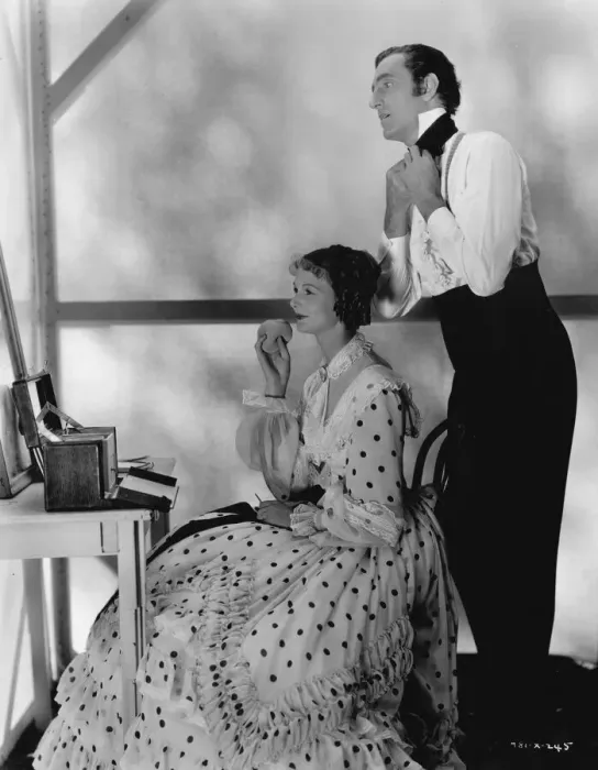 Framed Print : Elizabeth Allan, wearing one her Dolly Tree period gowns Framed Print : Elizabeth Allan, wearing one her Dolly Tree period gowns
