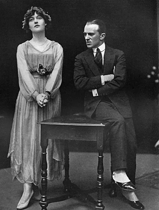 Framed Print : Elizabeth Asquith & Nelson Keys rehearsing a matinee, WW1 Framed Print : Elizabeth Asquith & Nelson Keys rehearsing a matinee, WW1