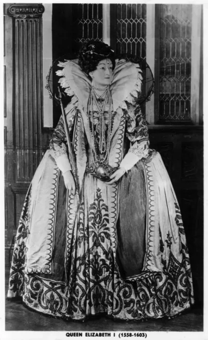 Framed Print : Elizabeth I at Madame Tussauds waxwork museum Framed Print : Elizabeth I at Madame Tussauds waxwork museum
