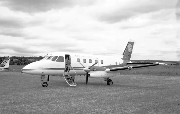 Framed Print : Embraer Bandeirante G-BWTV Framed Print : Embraer Bandeirante G-BWTV