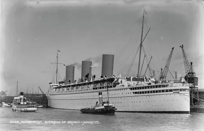 Framed Print : Empress of Britain at Southampton Framed Print : Empress of Britain at Southampton