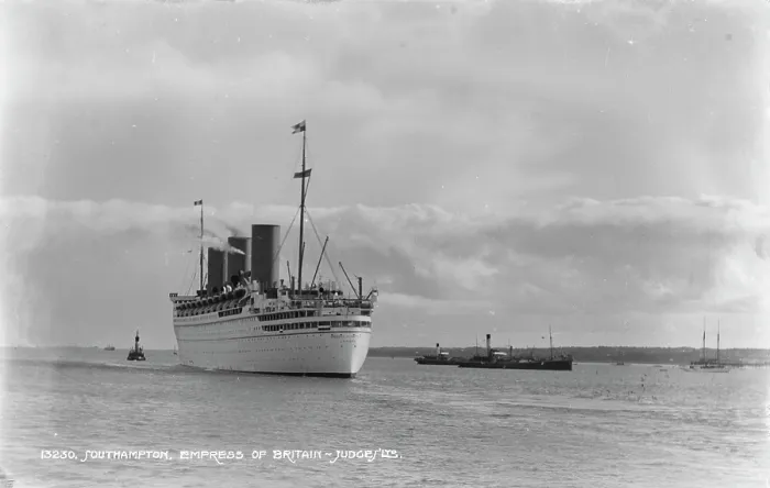 Framed Print : Empress of Britain in Southampton Framed Print : Empress of Britain in Southampton