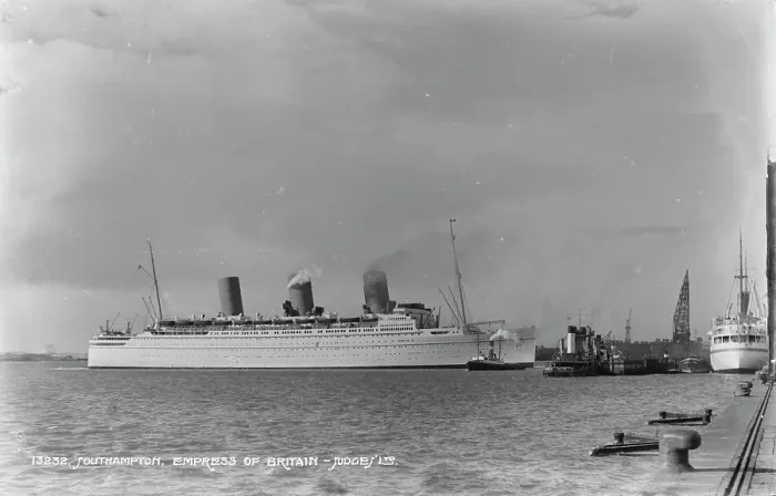 Framed Print : Empress of Britain at Southampton Framed Print : Empress of Britain at Southampton