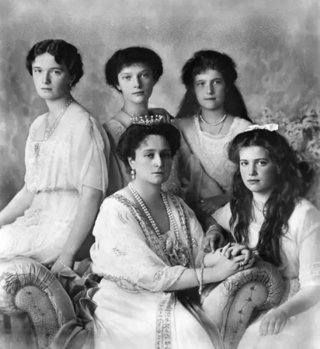Framed Print : The Empress of Russia with her daughters