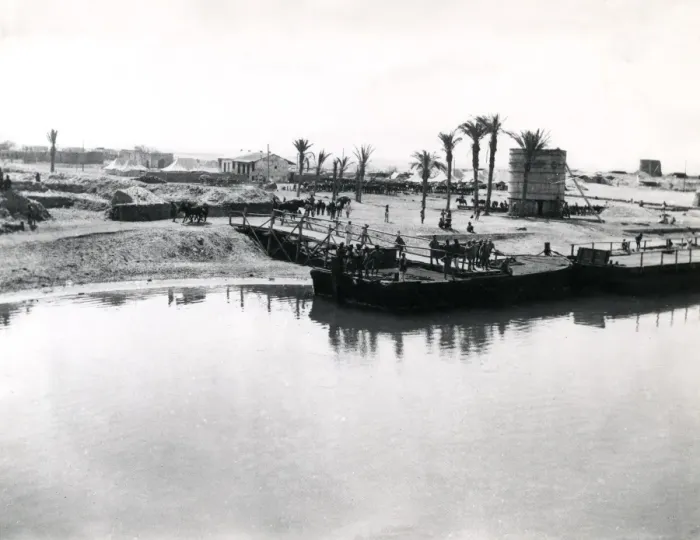 Framed Print : Encampment, east side of Suez Canal, Egypt, WW1 Framed Print : Encampment, east side of Suez Canal, Egypt, WW1