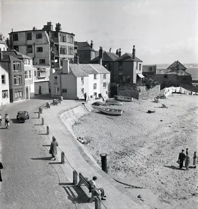 Framed Print : End of the Wharf and Quay Street, St Ives, Cornwall Framed Print : End of the Wharf and Quay Street, St Ives, Cornwall