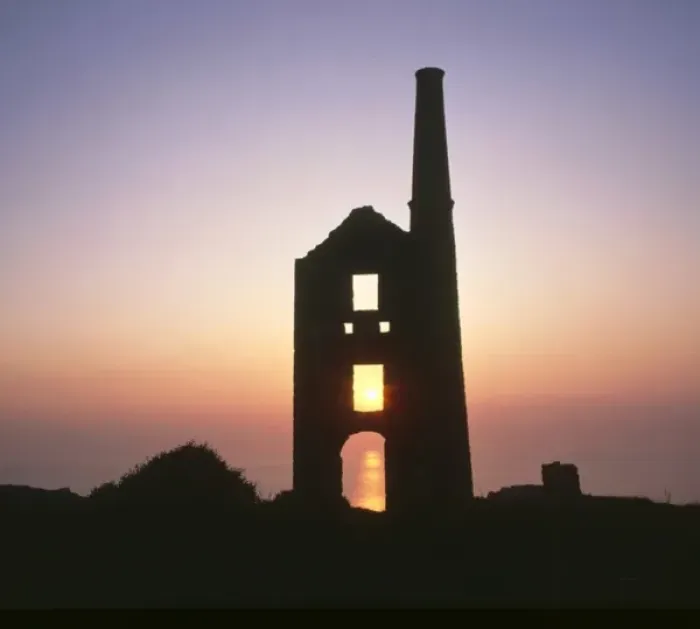 Framed Print : Engine house at Carn Galver tin mine, Cornwall Framed Print : Engine house at Carn Galver tin mine, Cornwall