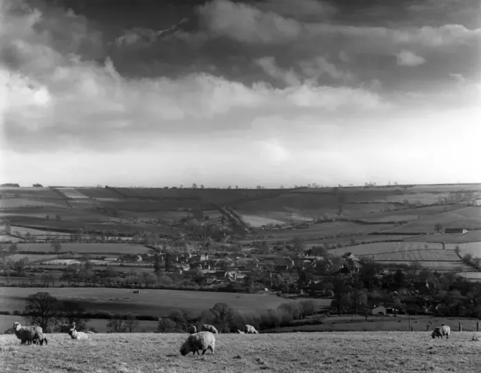 Framed Print : England / Long Compton Framed Print : England / Long Compton