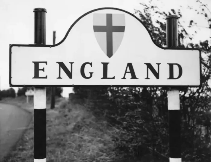 Framed Print : ENGLAND SIGN POST Framed Print : ENGLAND SIGN POST
