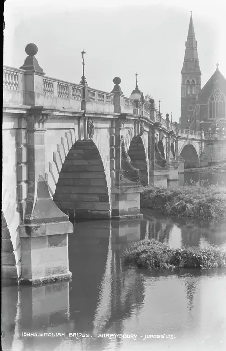 Framed Print : English Bridge in Shrewsbury Framed Print : English Bridge in Shrewsbury