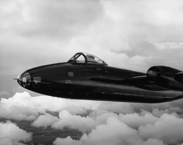 Framed Print : English Electric Canberra Framed Print : English Electric Canberra