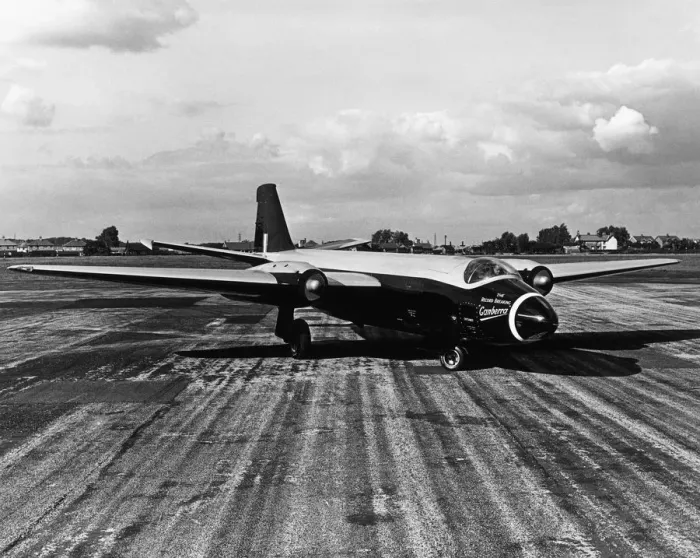 Framed Print : English Electric Canberra Framed Print : English Electric Canberra