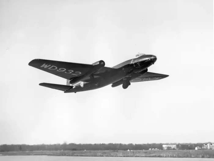 Framed Print : English Electric Canberra B2 WD932 Framed Print : English Electric Canberra B2 WD932