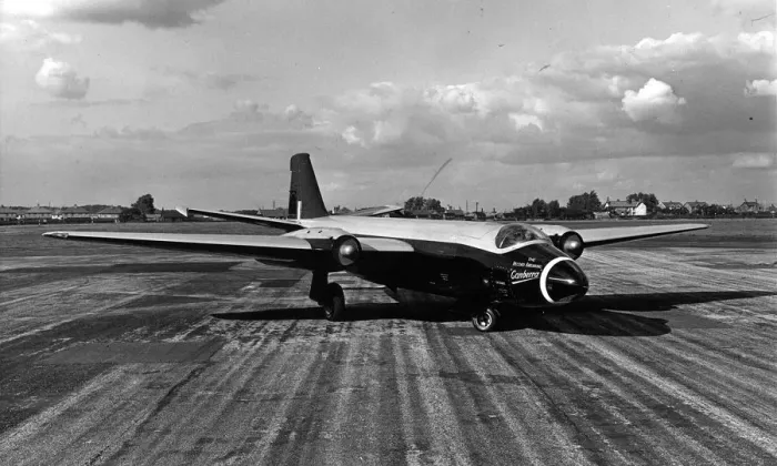 Framed Print : English Electric Canberra B5 VX185 Framed Print : English Electric Canberra B5 VX185