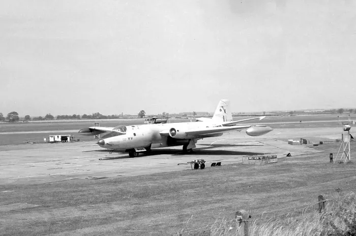 Framed Print : English Electric Canberra T.4 WH919 Framed Print : English Electric Canberra T.4 WH919