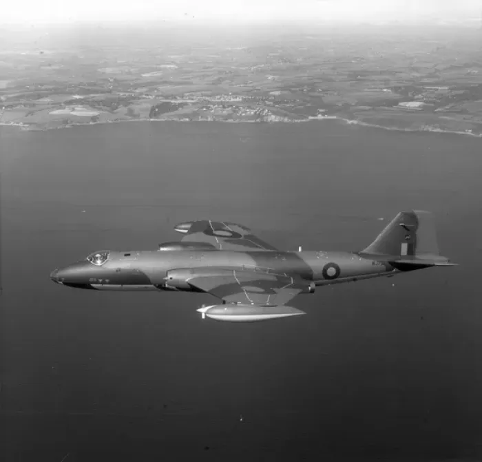 Framed Print : English Electric Canberra TT18 WJ721 of No 7 Squadron Framed Print : English Electric Canberra TT18 WJ721 of No 7 Squadron