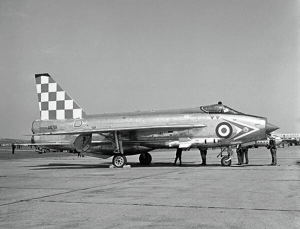 English Electric Lightning F. 3 XR719 56 Sqn RAF Lakenheath 1