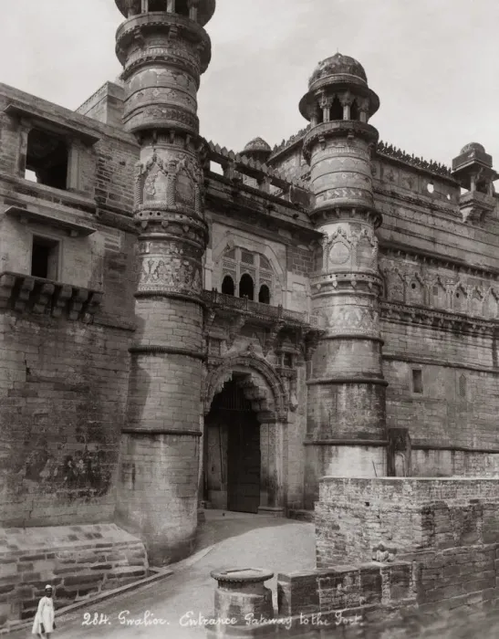 Framed Print : Entrance to The Fort, Gwalior, India, c. 1890 Framed Print : Entrance to The Fort, Gwalior, India, c. 1890