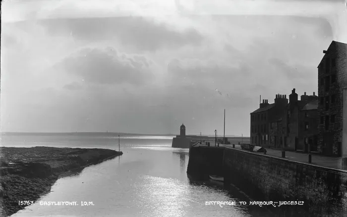 Framed Print : Entrance to Harbour, Castletown Framed Print : Entrance to Harbour, Castletown