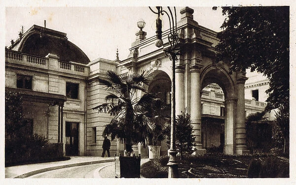 The entrance to Le Grand Cercle (Grand Casino) Aix Le Bains