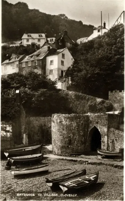 Framed Print : Entrance to Village, Clovelly, Devon Framed Print : Entrance to Village, Clovelly, Devon