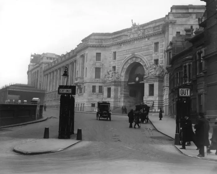 Framed Print : The Entrance of Waterloo Station, London Framed Print : The Entrance of Waterloo Station, London
