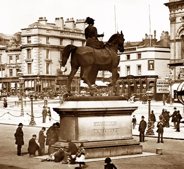 Framed Print : Equine statue of Queen Victoria, Liverpool Framed Print : Equine statue of Queen Victoria, Liverpool
