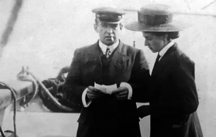 Framed Print : Ernest Shackleton and his sister visit the Nimrod Framed Print : Ernest Shackleton and his sister visit the Nimrod