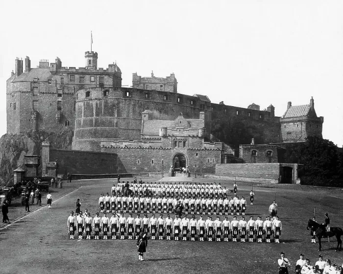 Framed Print : The Esplanade, Edinburgh Castle, Victorian period Framed Print : The Esplanade, Edinburgh Castle, Victorian period