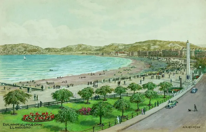 Framed Print : Esplanade and Little Orme, Llandudno, Conwy, North Wales Framed Print : Esplanade and Little Orme, Llandudno, Conwy, North Wales