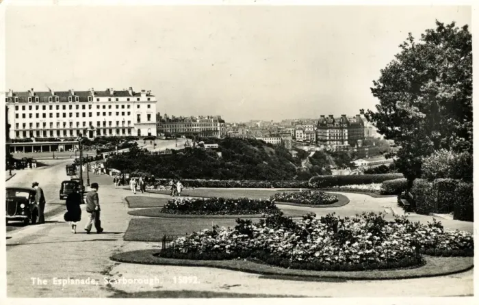 Framed Print : The Esplanade, Scarborough, Yorkshire Framed Print : The Esplanade, Scarborough, Yorkshire
