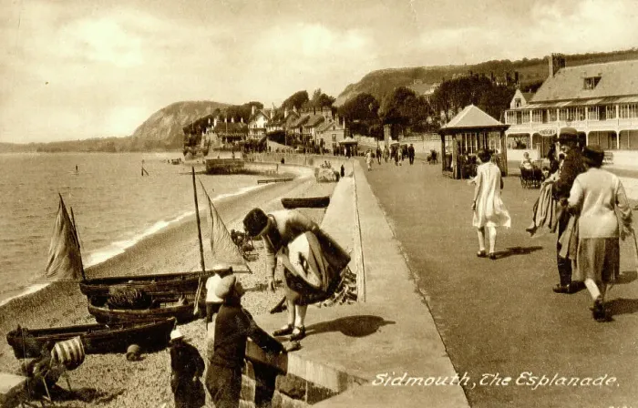 Framed Print : The Esplanade, Sidmouth, East Devon Framed Print : The Esplanade, Sidmouth, East Devon