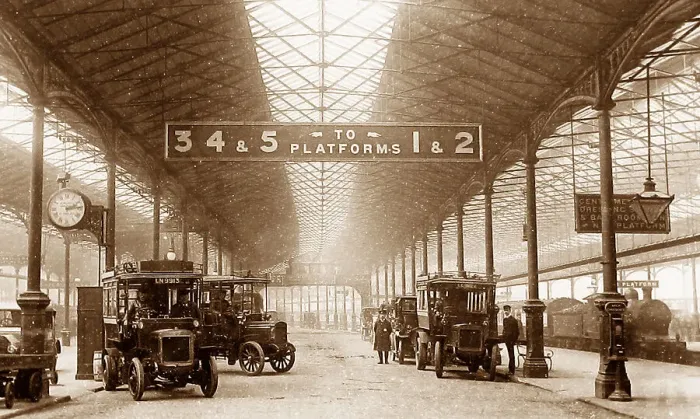 Framed Print : Euston Station London early 1900s Framed Print : Euston Station London early 1900s