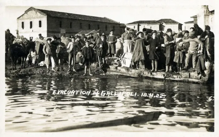 Framed Print : The Evacuation of Greeks from Gallipoli, Turkey - November 18, 1922. Date: 1922 Framed Print : The Evacuation of Greeks from Gallipoli, Turkey - November 18, 1922. Date: 1922