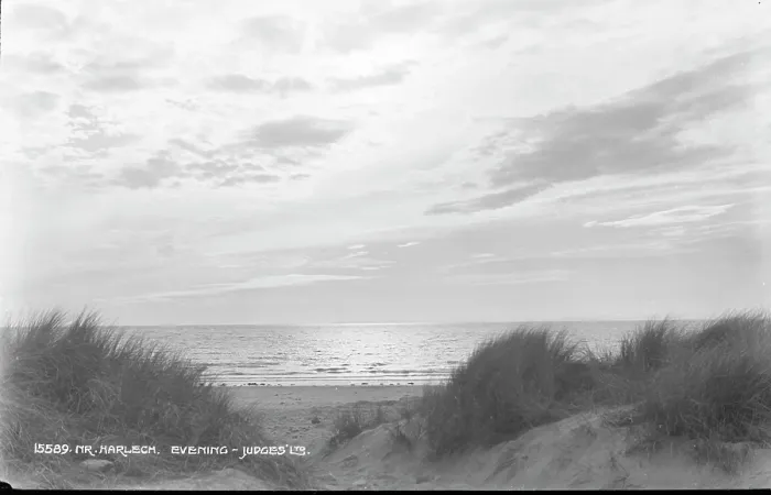 Framed Print : Evening at Harlech Beach Framed Print : Evening at Harlech Beach