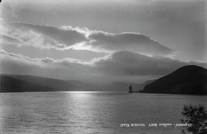 Framed Print : Evening at Lake Vyrnwy Framed Print : Evening at Lake Vyrnwy