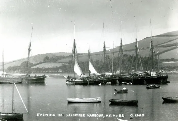 Framed Print : Evening in Salcombe Harbour, Devon Framed Print : Evening in Salcombe Harbour, Devon