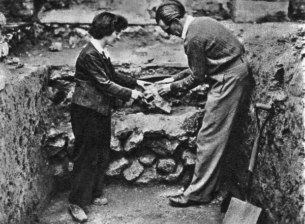 Excavating in the bombed Cripplegate area