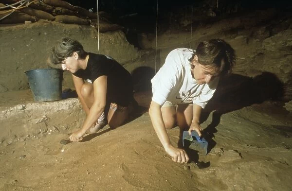 Excavating neanderthal remains