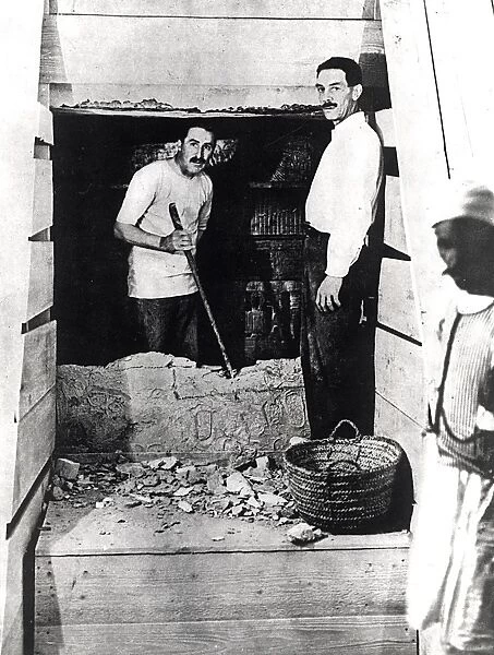 The excavation of Tutankhamun