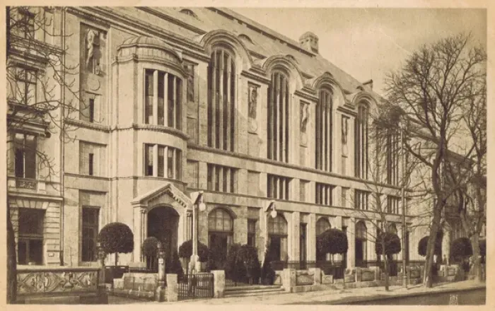 Framed Print : The exterior fa硤e of the Weinhaus Rheingold, Berlin, 1920s Framed Print : The exterior fa硤e of the Weinhaus Rheingold, Berlin, 1920s