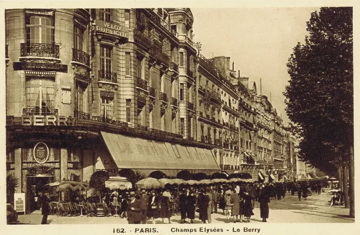 Framed Print : Exterior of Le Barry, cafe, bar and restaurant in Paris Framed Print : Exterior of Le Barry, cafe, bar and restaurant in Paris