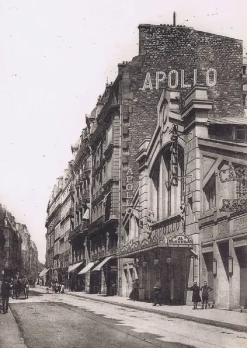 Framed Print : An exterior view of the Apollo theatre in Paris, 1920s Framed Print : An exterior view of the Apollo theatre in Paris, 1920s