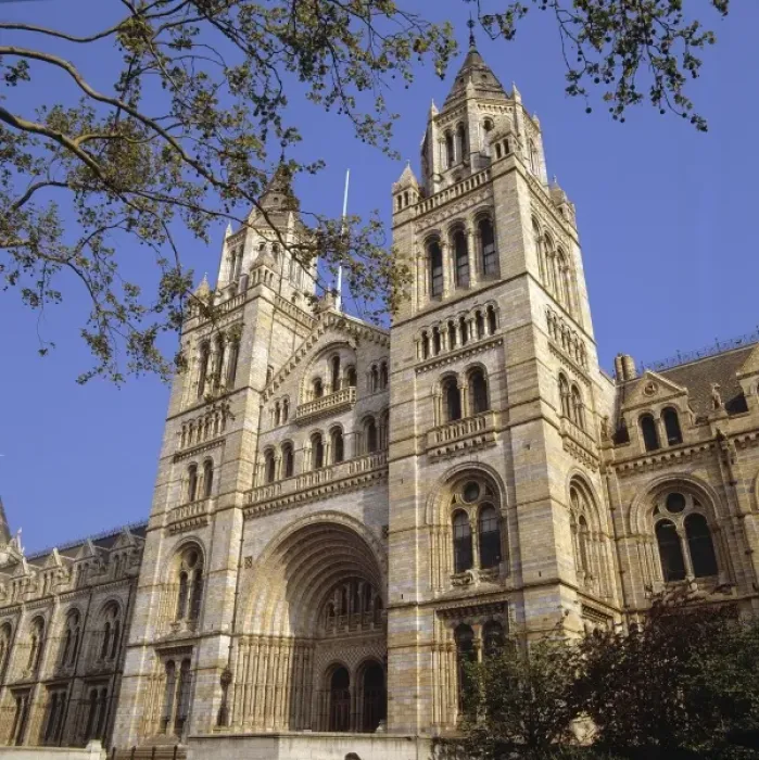 Framed Print : Exterior view of the Natural History Museum, London Framed Print : Exterior view of the Natural History Museum, London