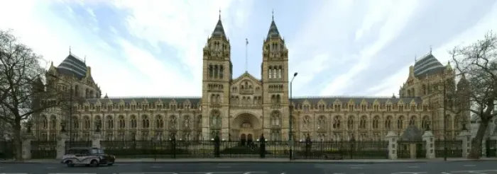 Framed Print : Exterior view of the Natural History Museum, London Framed Print : Exterior view of the Natural History Museum, London
