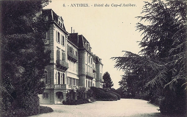 An external view of the Hotel du Cap d'Antibes (Eden Roc)