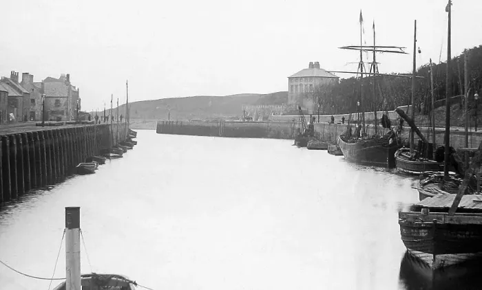 Framed Print : Eyemouth Victorian period Framed Print : Eyemouth Victorian period
