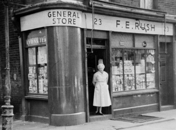 Framed Print : F E Rush newsagent, Aybrook Street, Marylebone, London Framed Print : F E Rush newsagent, Aybrook Street, Marylebone, London