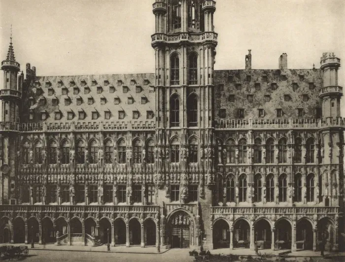 Framed Print : Facade of the Town Hall, Brussels, Belgium Framed Print : Facade of the Town Hall, Brussels, Belgium