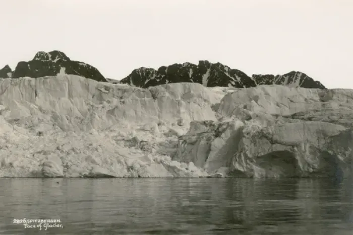 Framed Print : Face of glacier from Spitsbergen (Spitzbergen) Framed Print : Face of glacier from Spitsbergen (Spitzbergen)